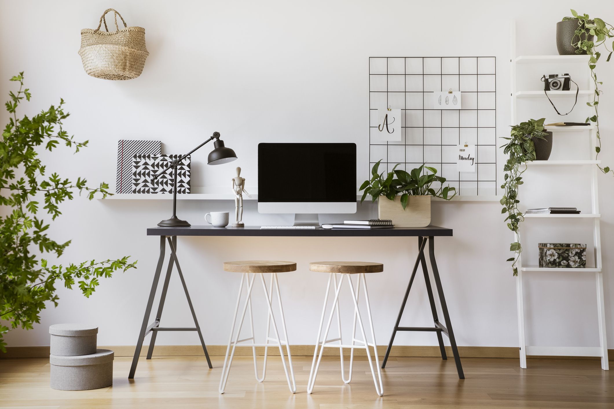 5 Easy Tricks You Can Use to Update Your Office Space on a Budget